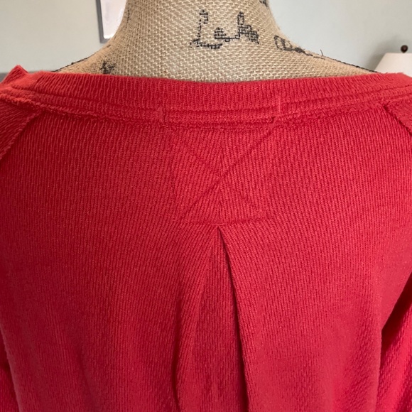 We The Free Snowy Thermal top Red Long Sleeve in Heatwave red textured grunge S - Picture 9 of 12